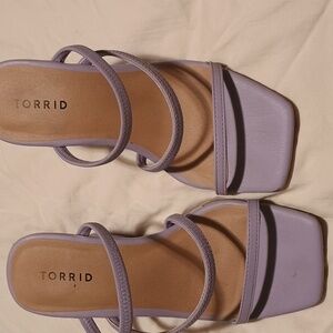 Torrid 8WW Lavender Sandals